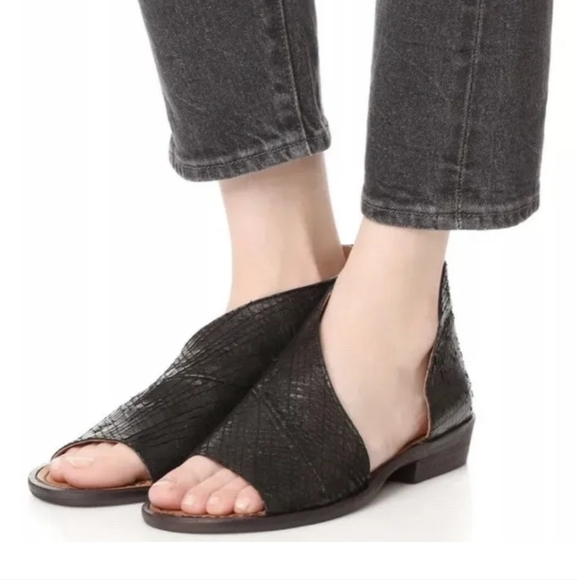 Free People Women Mont Blank Asym Ankle Leather Cut Side Flats shoes sz 39/8.5-9 - Picture 2 of 14